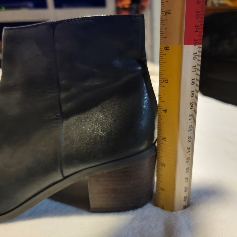 Lucky Brand Black Soft Leather Bootie SZ 9 - Picture 5 of 7
